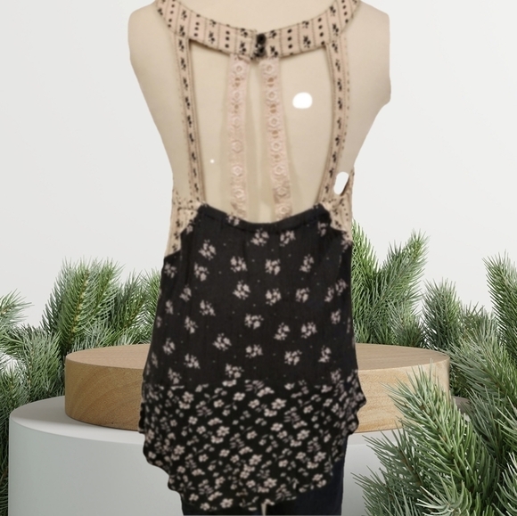 MAURICES Sleeveless Open Straps Back Size M - Picture 3 of 10